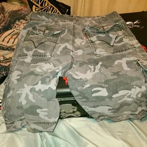 Mens Levis camo cargo shorts
